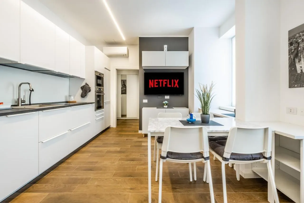 City Life House-Blue San Siro & Duomo Apartment Milan